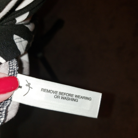 Ann Taylor V Neck Lady's Dress Sleeveless with Rouched Out at Hip - Picture 6 of 7